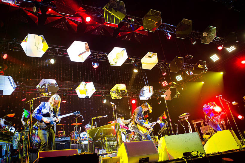 Arcade Fire live in de Sportpaleis in Antwerp, België op 10 juni 2014