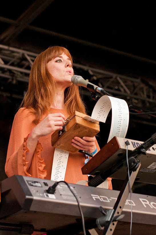 Hannah Peel live op M-IDZomer in Museum M in Leuven, België op 28 juli 2011