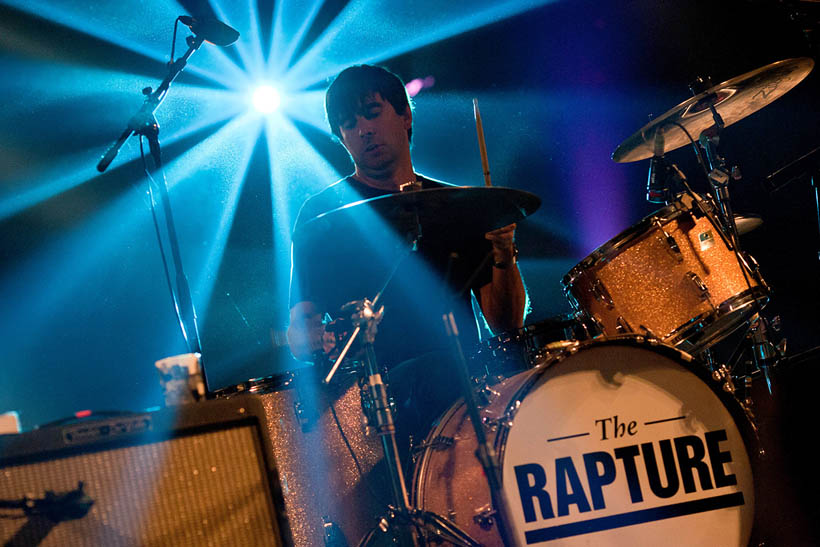 The Rapture live op Dour Festival in België op 15 juli 2012